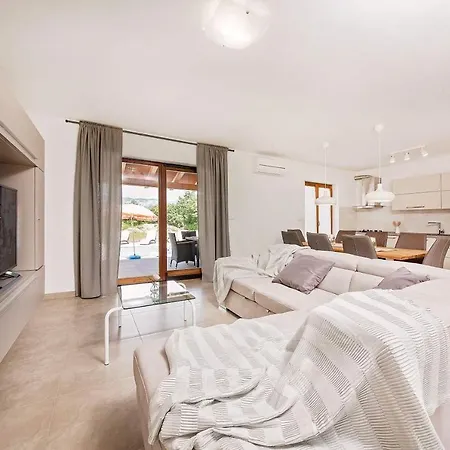 Tatil Evi Flora