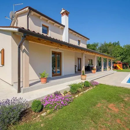 Tatil Evi Flora Kršan