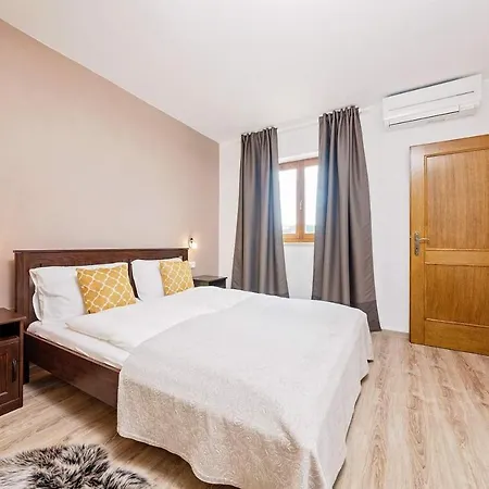 Tatil Evi Flora Kršan