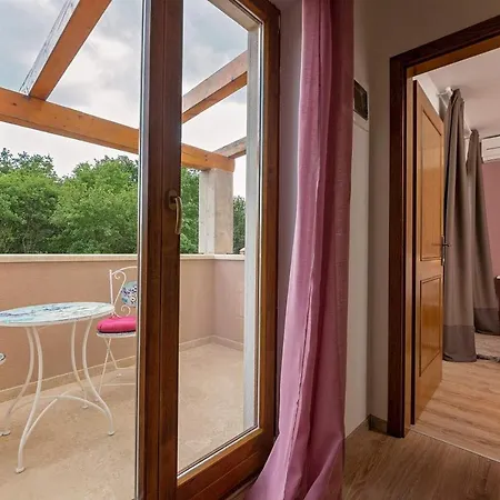 Flora Tatil Evi Kršan